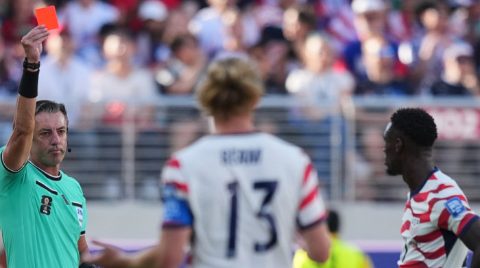 Bruka i sramota: FIFA zbog Amerikanaca primenila nikad viđeno pravilo! Napadač igra uprkos suspenziji