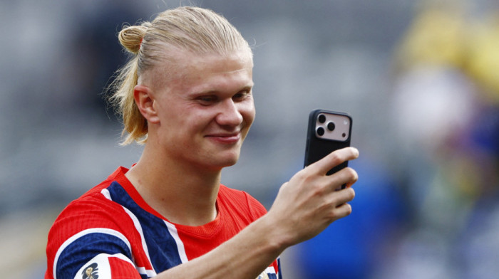 Život mi se zauvek promenio! Holand ludovao na jahti, pa se oglasio i zbunio fanove (FOTO)