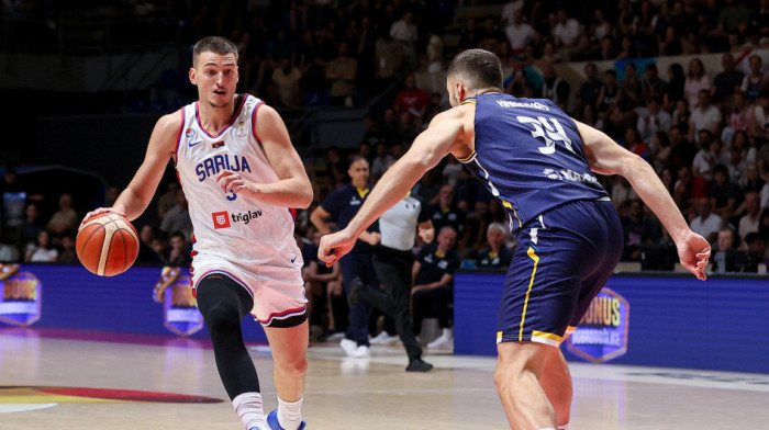 "Orlovi" lete po terenu! Jokić razigravao saigrače, pa pogodio trojku u poslednjoj sekundi