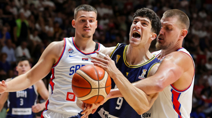 Stani, ovde Jokić diktira! Nikola upisao istorijski tripl-dabl: Srbija razbila Bosnu u "Pioniru"