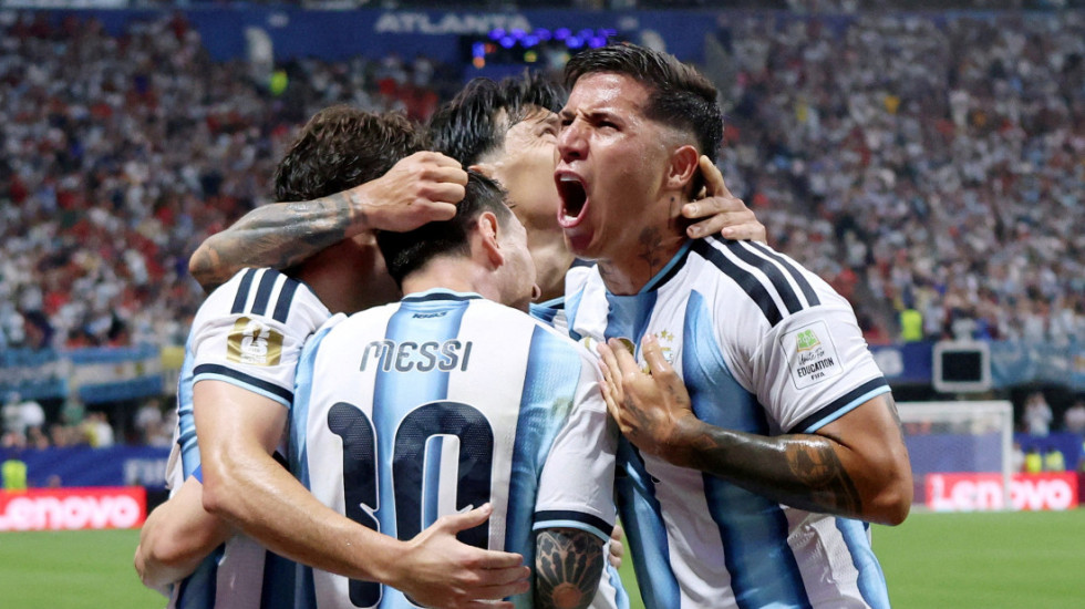 Žestoka makljaža navijača Argentine i Kolumbije na Svetskom prvenstvu (VIDEO)