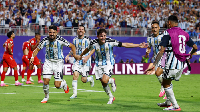 Od ovoga može da se rikne - Alvarez bombom sa 20 metara i Martinez odveli Argentinu u polufinale Mundijala