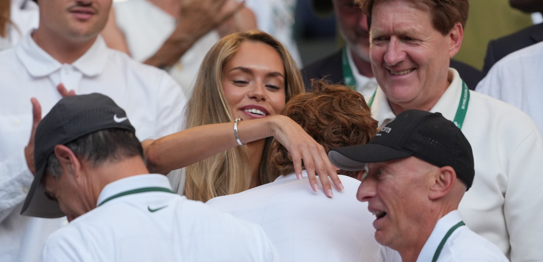 Fatalna Bosanka ukrala šou na finalu Vimbldona! Siner osvojio titulu, pa odmah otrčao njoj u zagrljaj (FOTO)
