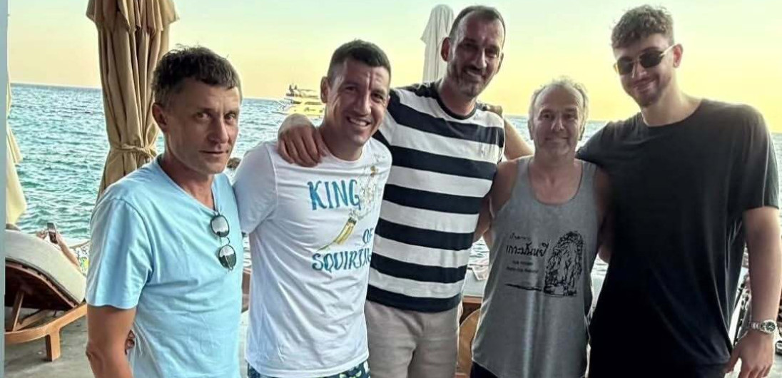 Ne, nije šala! Kakva imena na okupu: Sale Ilić, Genije i Bejbi Jokić uživaju u Crnoj Gori