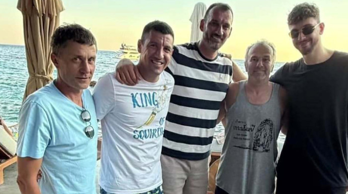 Ne, nije šala! Kakva imena na okupu: Sale Ilić, Genije i Bejbi Jokić uživaju u Crnoj Gori