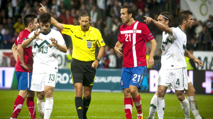 Partizan bez sreće sa De Blekerom, Zvezdi nije sudio, Lane Jovanović ga poljubio pred milionima gledalaca