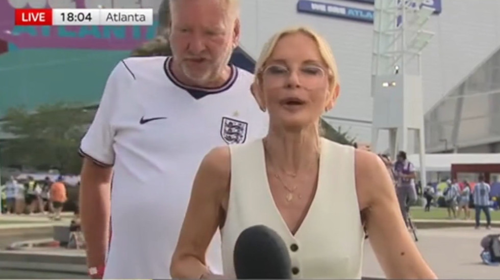 Hit scena sa Mundijala! Pijani Englez upao u TV prenos, obezbeđenje ga odvuklo pred kamerama (VIDEO)