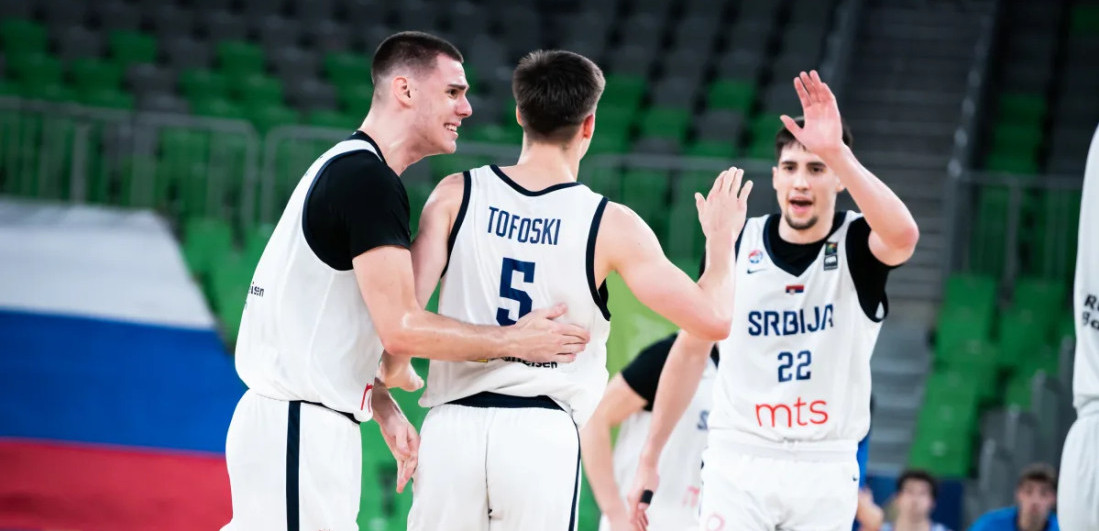Moćno, moćnije - Srbija! "Orlići" gaze sve pred sobom i idu u polufinale Evropskog prvenstva