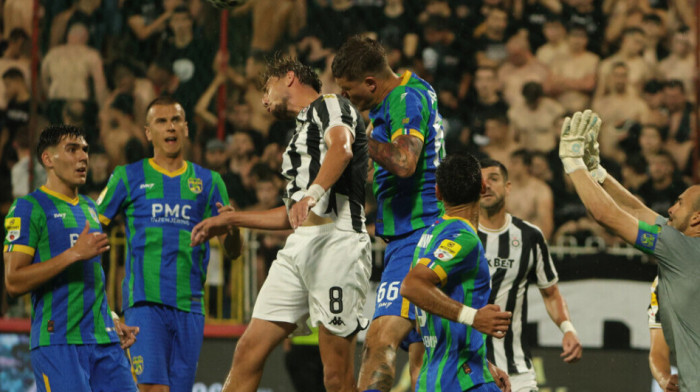 Sapsilac Ugrešić! Partizan ponovo vodi protiv Zemuna (VIDEO)