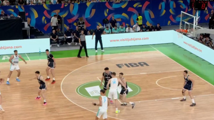 Bravo za hrabre "orliće"! Srbiji srebro na Evrobasketu