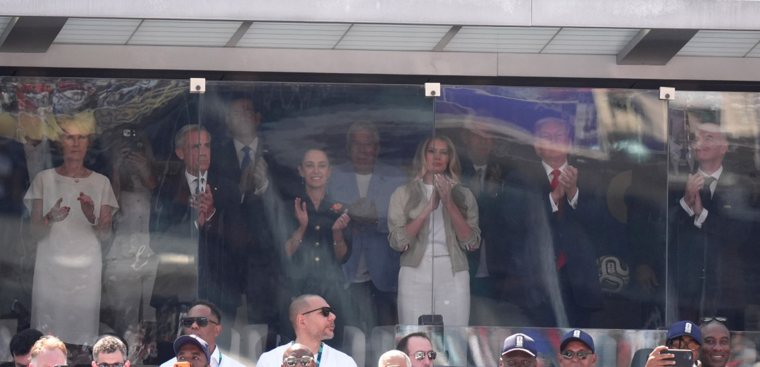 Tramp i Infantino zajedno gledaju finale kroz neprobojno staklo! Melanija ukrala šou (VIDEO)