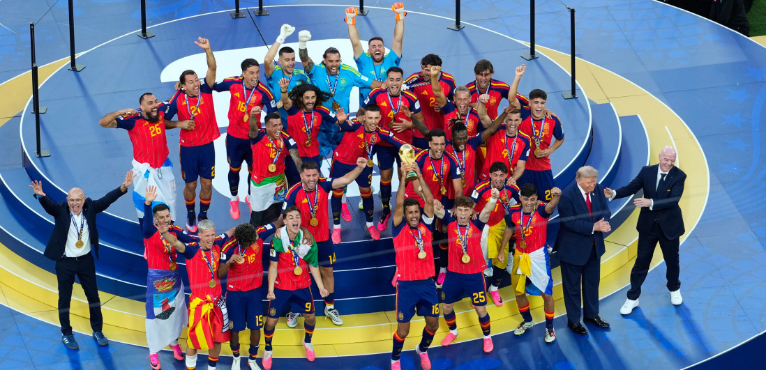 Špansko slavlje! Tramp krunisao novog šampiona sveta - "Furija" pokupila sve trofeje (VIDEO)
