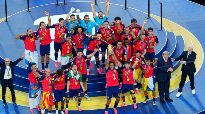 Špansko slavlje! Tramp krunisao novog šampiona sveta - "Furija" pokupila sve trofeje (VIDEO)