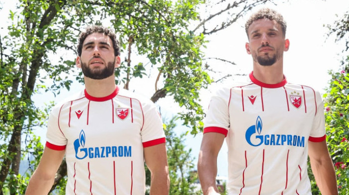 Navijači, šta kažete? Zvezda predstavila novi dres! (FOTO)
