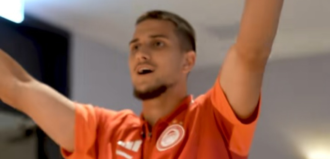 "Ej, od kad sam se rodio" odjekuje Pirejom: Šveđanin ustao pred saigrače i udario po Sinanu (VIDEO)