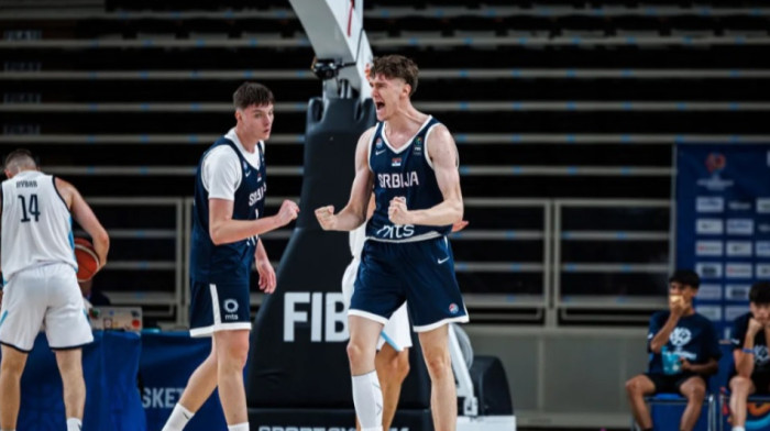 Sada i juniori idu po medalju: Silovit start Srbije na Evrobasketu