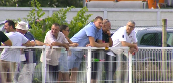 Nije more, nije luksuz! Jokić na dobro poznatom mestu, sa sve pivom u ruci (FOTO)