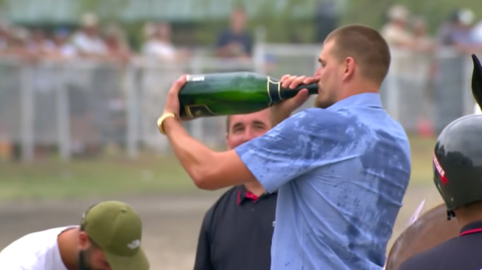 Jokić poludeo od sreće! Konj pobedio na prestižnoj trci, pa nastao pravi delirijum (VIDEO)