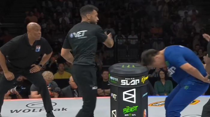Brutalnije ne može! Jeziv nokaut u Areni, a potom i reka krvi: Šamaranje oduševilo navijače (VIDEO)
