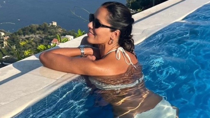 Opaa, kome je Ana Ivanović poslala poljubac? Objavila fotke u bikiniju i jednim potezom podigla prašinu (FOTO)