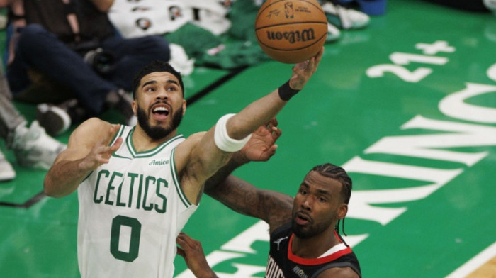 Skandal trese Ameriku: NBA zvezdi devojka pretila smrću, traži zaštitu gde god da igra!