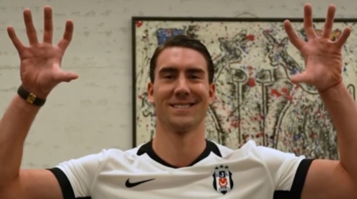 Kraj! Vlahović predstavljen u novom klubu: "Crni orlovi, dolazim" (VIDEO)