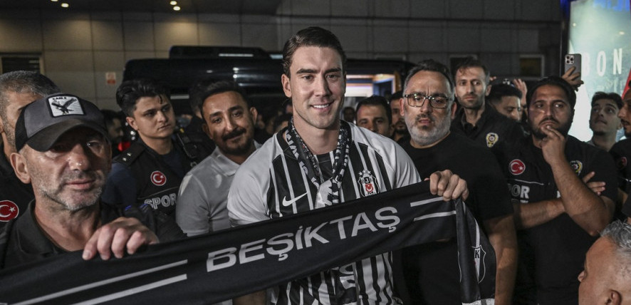 Oriće se "Dušaaan" u crno-belom delu Istanbula: Kako je Alimpijević doveo Vlahovića u Bešiktaš?