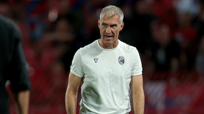 Zvezda uručila otkaz treneru Viktorije! Debakl na Marakani ga koštao posla