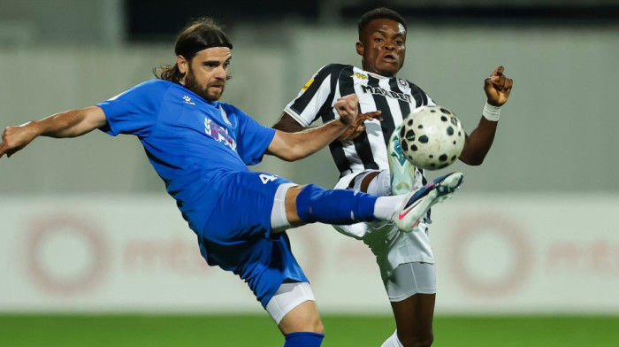 Poluvreme! Partizan ne zna gde bije, Mladost grabi ka pobedi