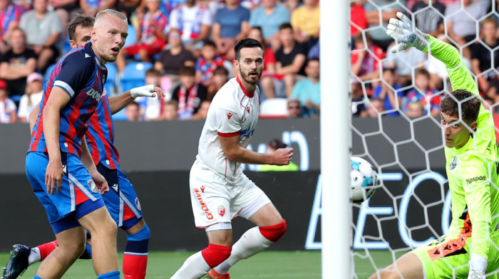 Poluvreme: Zvezda bolja, drugi gol visio u vazduhu (VIDEO)