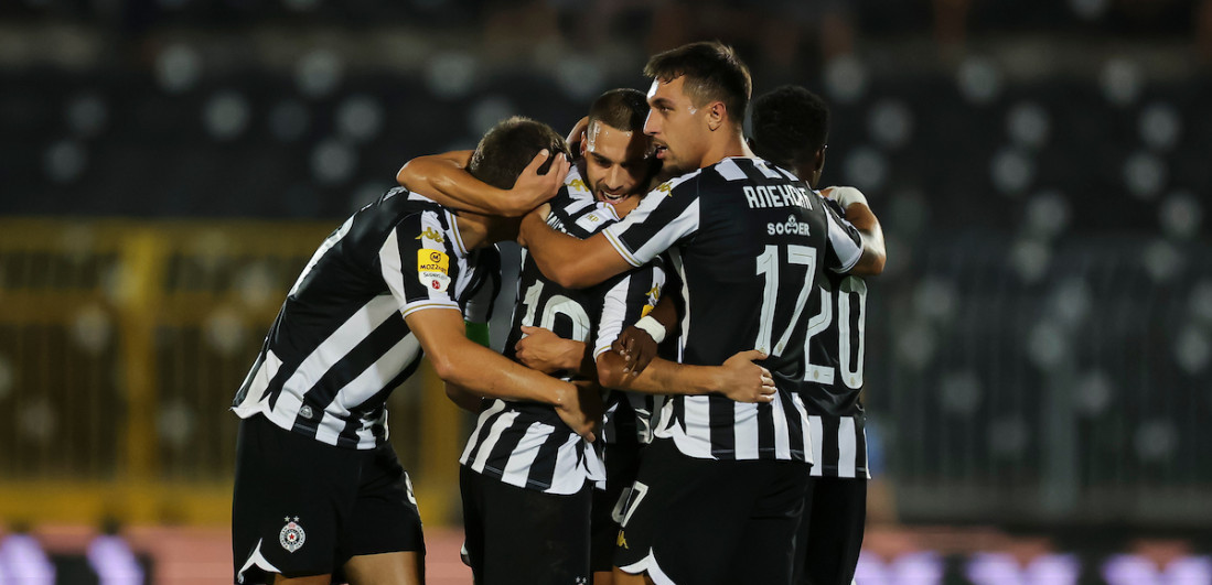 Crno-beli rutinski u gradskom derbiju: Partizan ostvario bitnu pobedu pred večiti derbi!