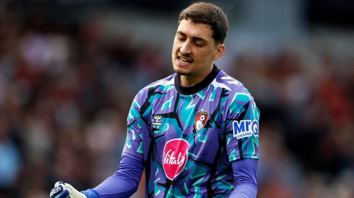 Šta uradi to, crni Đorđe? Veliki kiks golmana Srbije - Brentford i dalje bez pobede (VIDEO)