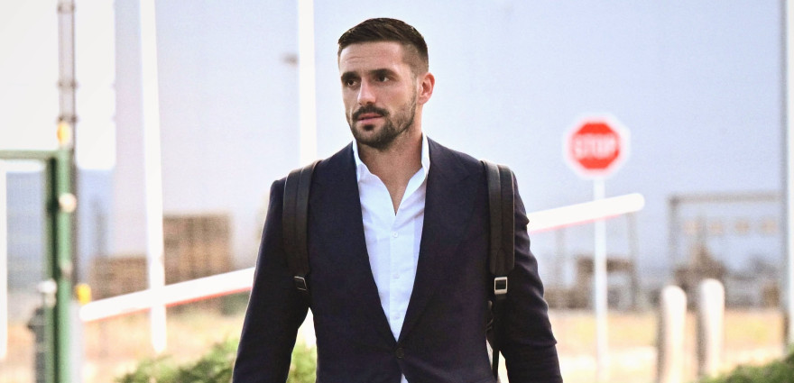 Tadić se vratio, a Starom Pazovom šetaju manekeni: Nikad elegantniji "orlovi" stigli na okupljanje (FOTO)