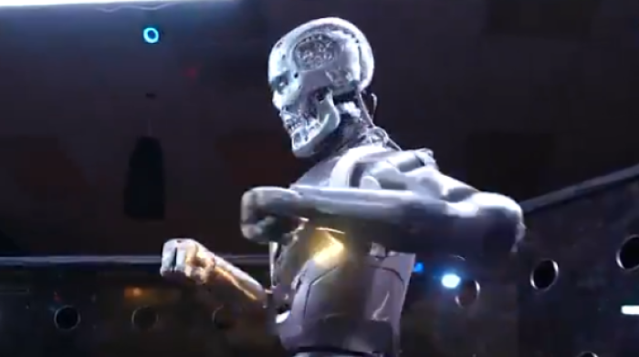U MMA kavezu su se borili čovek i robot - Pogledajte ko je pobedio (VIDEO)