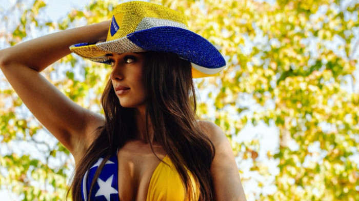 Sve oči uprte u Eminu: Atraktivna advokatica se skinula u boje BiH i napravila haos na mrežama! (FOTO)
