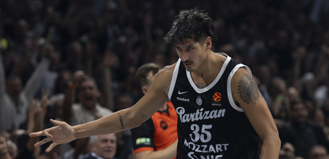 Derek Vilis se povredio, a sada se oglasio!
