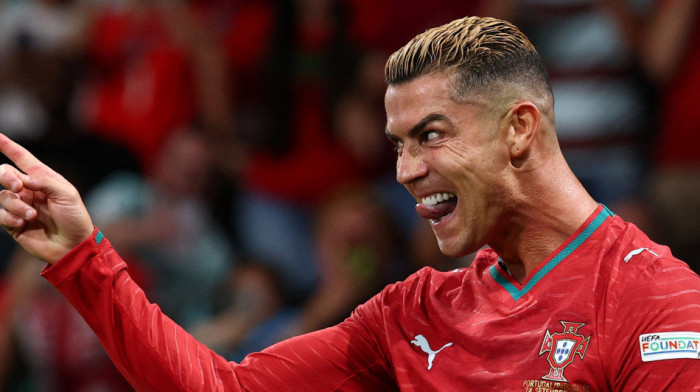 Internet je eksplodirao: Svet se ruga Ronaldu, urnebesni mimovi usijali mreže (FOTO)