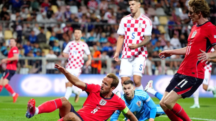 Bruka kakvu Hrvatska ne pamti: Englezi im spakovali 7 komada usred Rijeke! (VIDEO)