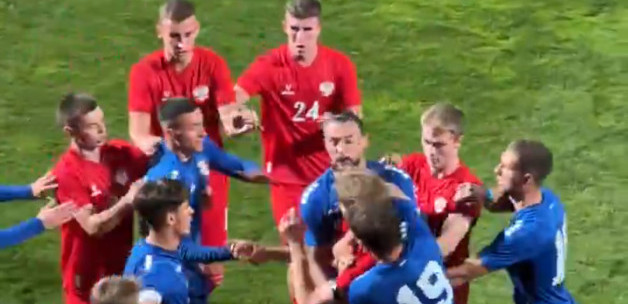 Pocepana usna i dva crvena kartona! Tuča na utakmici "orlića" i Rusije (VIDEO)