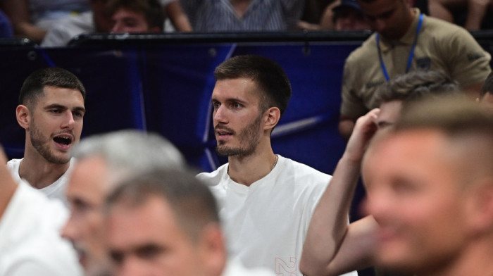 Petrušev opet na kraju klupe, Paskval bez objašnjenja