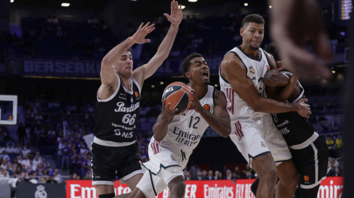 Partizan se probudio i zadaje probleme Realu!