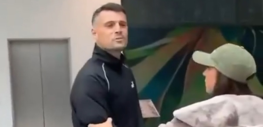Skandal u prodavnici! Poznati provokator Džaka ponovo u centru haosa: Supruga ga odvukla da ne dobije batine