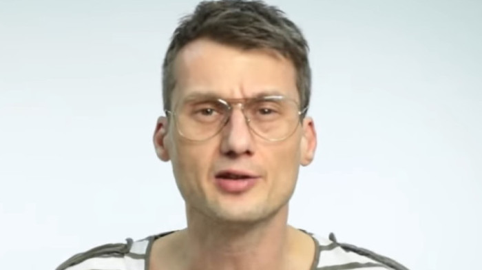 Tuga u Novom Sadu: Preminula čuvena televizijska zvezda (55), legendarni komentator izgubio životnu bitku!