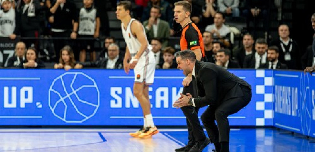 Dušan Alimpijević besneo na sudije: Jedva su ga zaustavili (VIDEO)