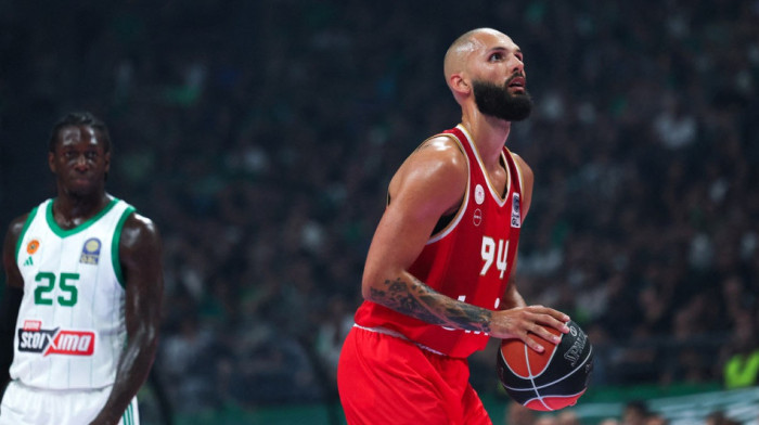 Zvanično je počeo rat u Grčkoj: Nan hoće trofeje nazad, Furnije ga nazvao kukavicom!