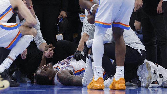 Scene koje niko nije želeo da vidi: NBA zvezda izneta sa terena, užasna povreda (VIDEO)