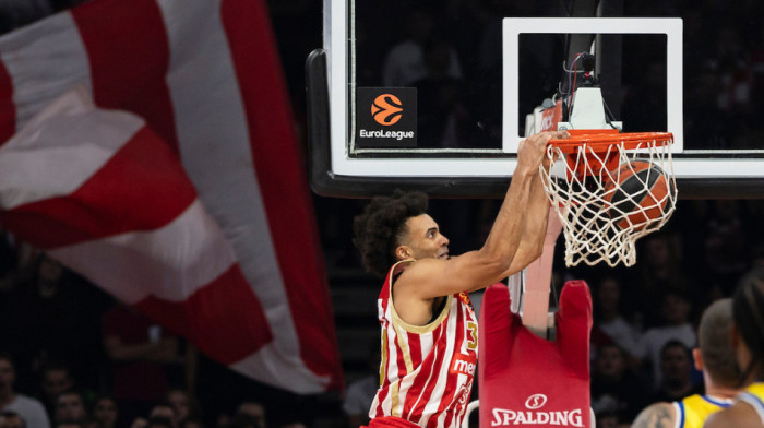 Zvezda sa plus 25 ulazi u drugo poluvreme: Crveno-beli razbijaju Makabi u Areni!