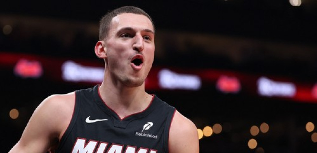 Buuuuum - Nikola pogodio sa pola terena i bacio NBA ligu u trans (VIDEO)